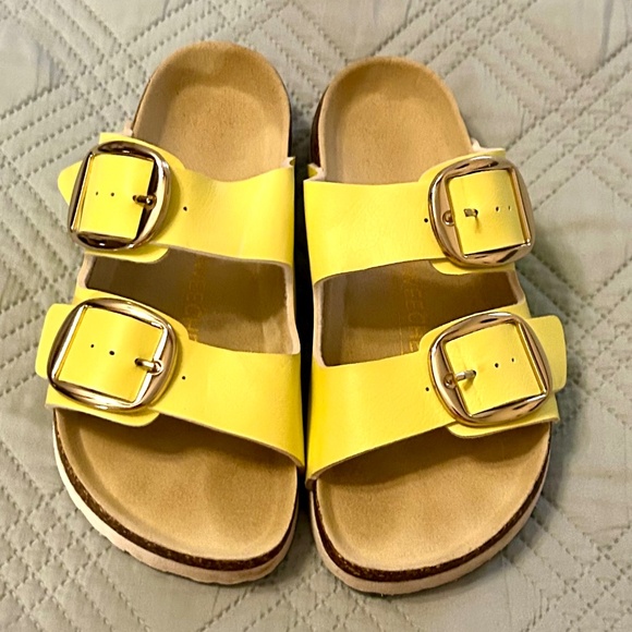 SWEECHEE Women’s Yellow Sandals, Size 6 - Picture 1 of 7